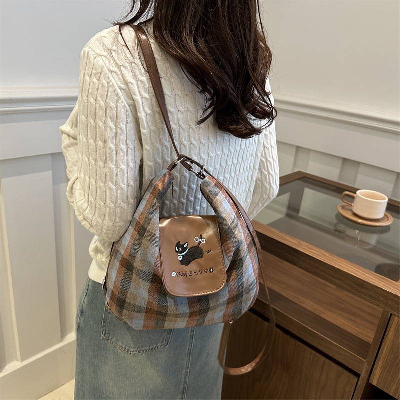 2025 Designer New tote 3 fashionable with niche design and large capacity 2024 autumn shoulder crossbody bag free shipping