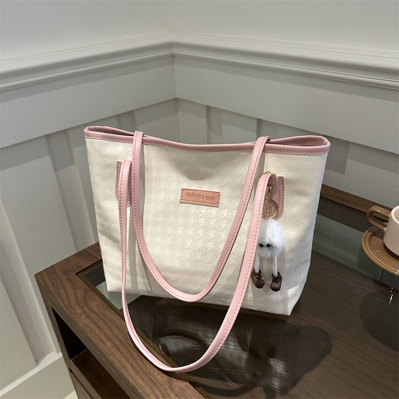 2025 Designer 2024 free 3 designer shipping new handbag casual one shoulder armpit tote bag