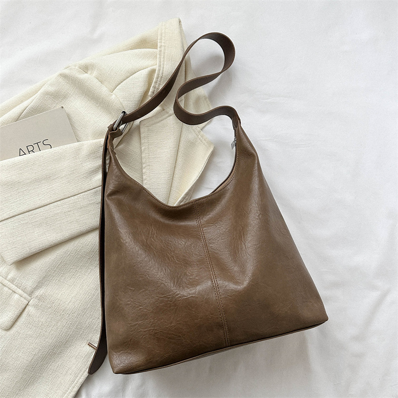2025 Designer free 3 2024 designer shipping new versatile one shoulder underarm commuter texture solid color handbag tote bag
