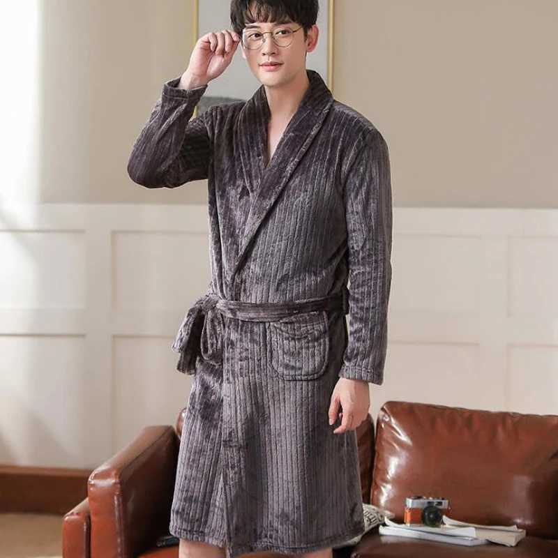 Mens striped flannel bathroom Spwear Robe thick coral Fce pajamas hombre bathroom pajamas mens evening gown Robe BMR31 W241023