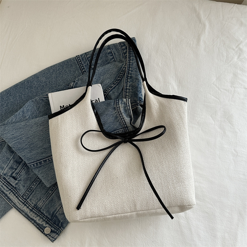 2025 Designer 2024 3 New Tote Fashionable Handbag Personalized Single Underarm Shoulder Bag