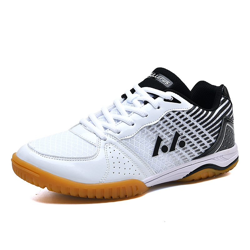 couple's new table badminton shoes, tennis shoes