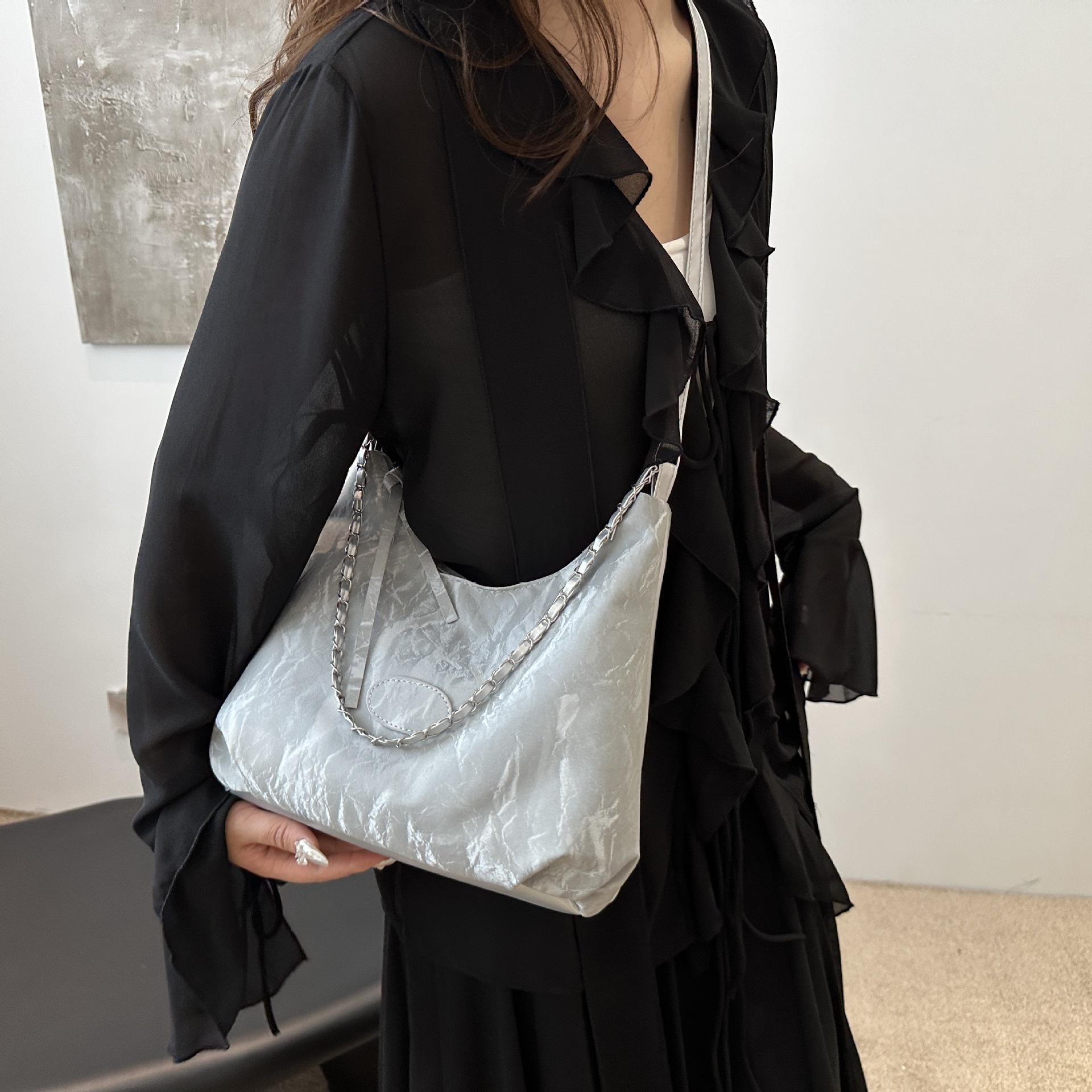 2025 Designer New 3 Personalized 2024 Commuter Shoulder Fashionable Large Capacity Casual Trendy Crossbody Bag free shipping