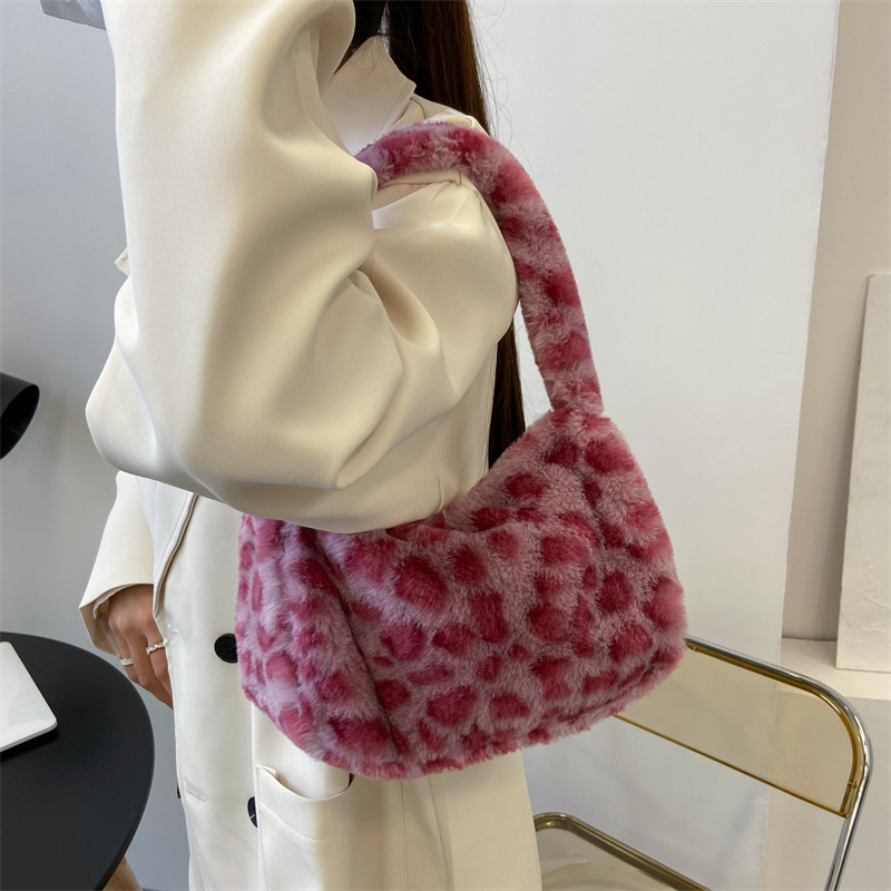 2025 Designer free shipping new 3 designer handbag bags for women men the tote large travel shoulder casual plush armpit bag