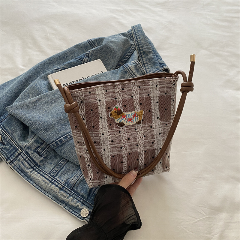 2025 Designer new 3 niche 2024 design casual personalized lightweight and simple shoulder bag free shipping