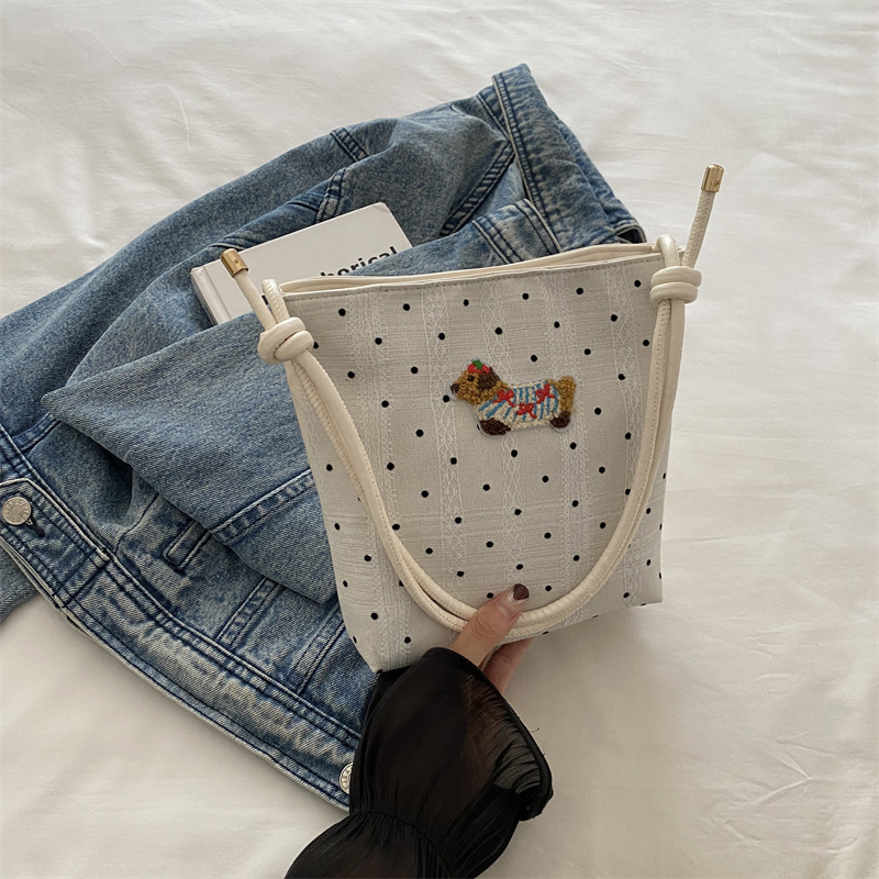 2025 Designer new 3 niche 2024 design casual personalized lightweight and simple shoulder bag free shipping