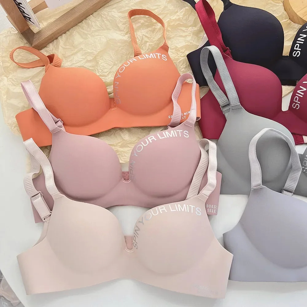 2025 New designer s three sexy trend push style fashionable bras for women with the letters gerie wireless seamless bras underwear and women s pattern