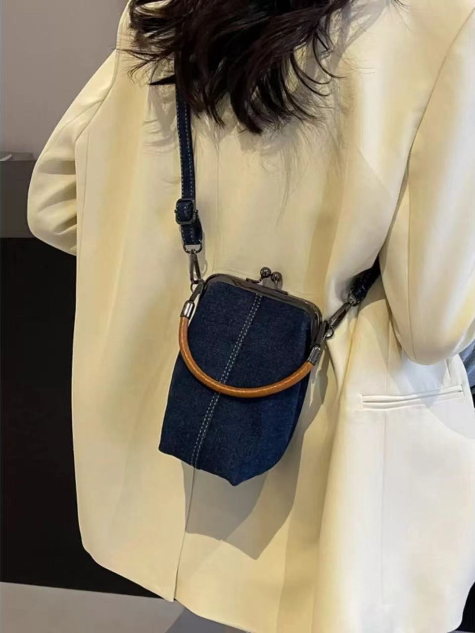Ladies Women Crossbody Bag With Twist Lock Handbag Classic Style Solid Color Shoulder Bags s