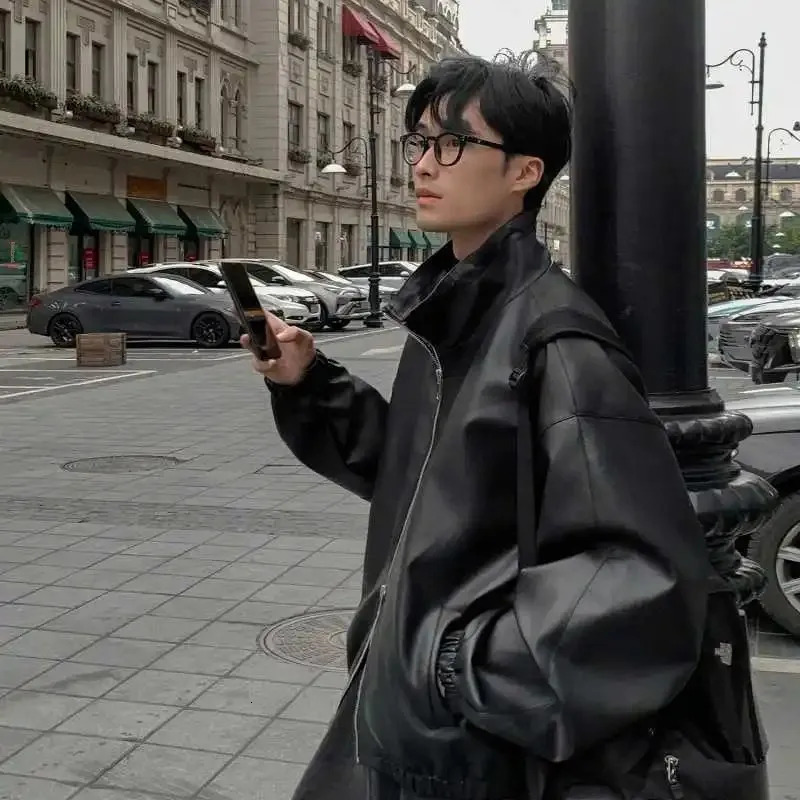 Fashionable black leather jacket mens Cropped bomber jacket autumn motorcycle gear loose fit casual style artificial leather 241023