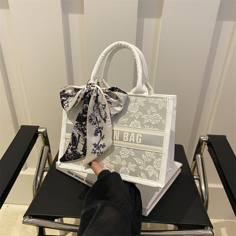 2024 designer free shipping new large capacity letter shoulder bag, casual scarf bow hand-held tote bag