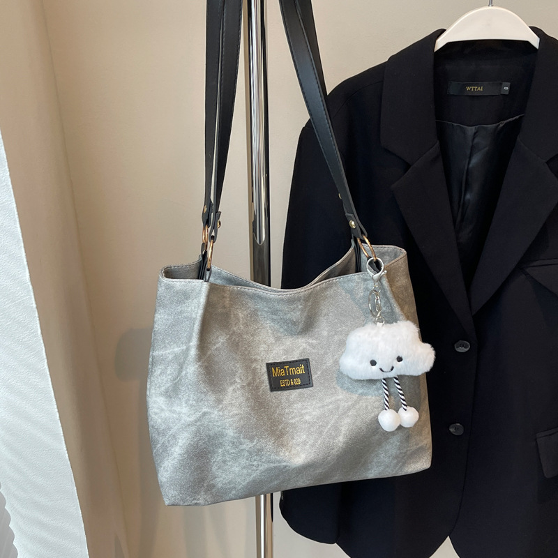 2025 Designer Simple 3 2024 New Fashionable and Beautiful Shoulder Large Capacity Commuter Tote Bag free shipping