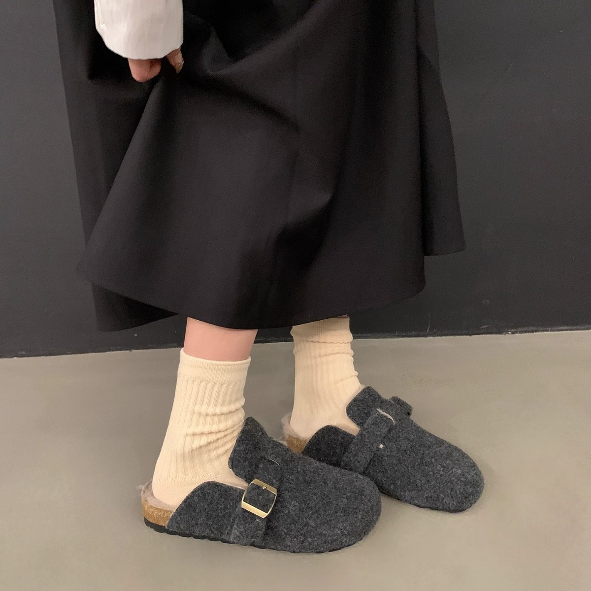 Women's Fashion Cozy Furry Veet Warmth Baotou Flat Slippers in Solid Brown, Black, Beige - Sizes 35-40