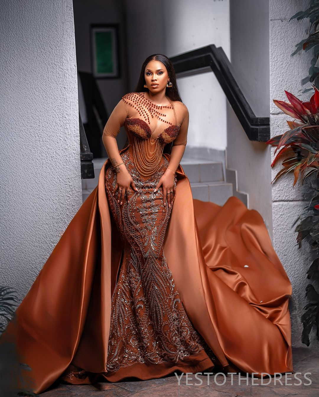 2024 Plus Size Brown Prom Dress Detachable Train Evening Dresses For Special Occasions Sheer Neck Long Sleeves Beaded Lace Illusion Mermaid Birthday G