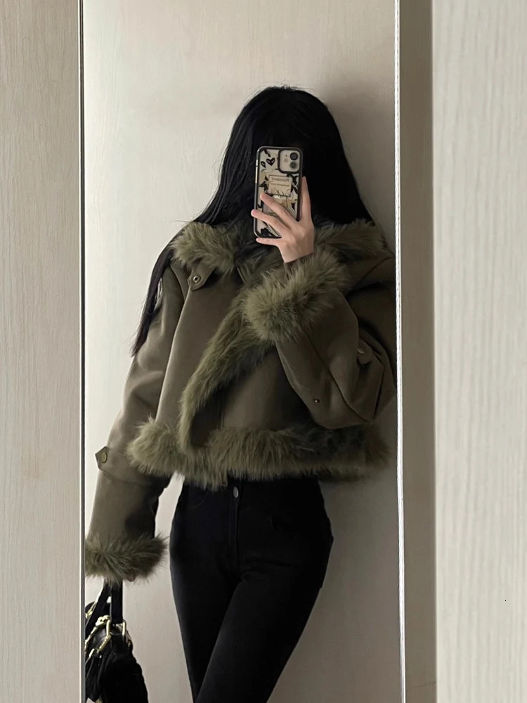 Womens spliced short leather and fur suede thick green collar long sleeved loose autumn high-end clothing 241023