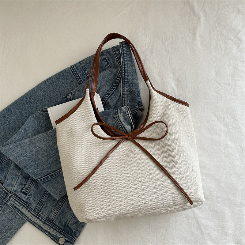 2025 Designer 2024 3 New Tote Fashionable Handbag Personalized Single Underarm Shoulder Bag