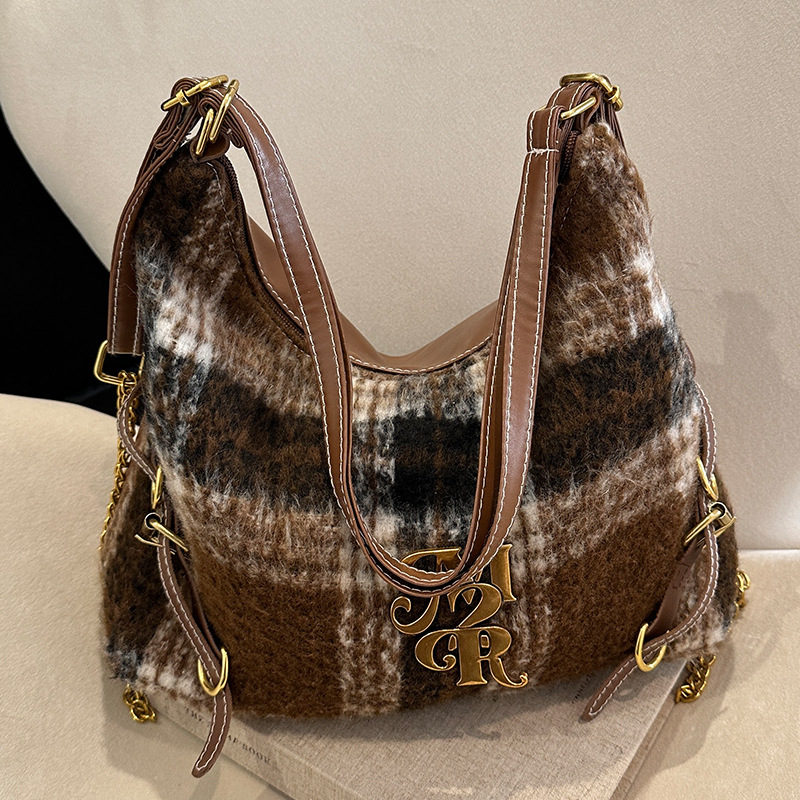 2025 Bags Designer Women Free Woolen Contrasting Plaid Bag For Women, Fashionable And Versatile, Large Capacity Backpack Luxury Designer Bag