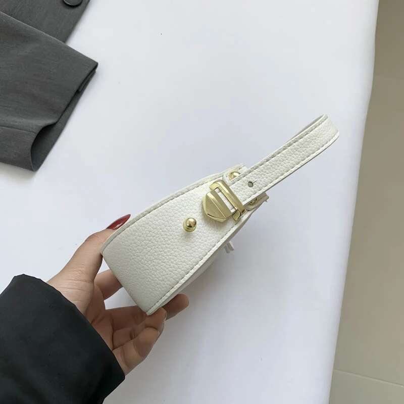 Mini Bags Hot Selg Versatile for Commuting 2024 New Popular Litchi Pattern Mini Moon Bag Fashionable and Cute Women's Handbag