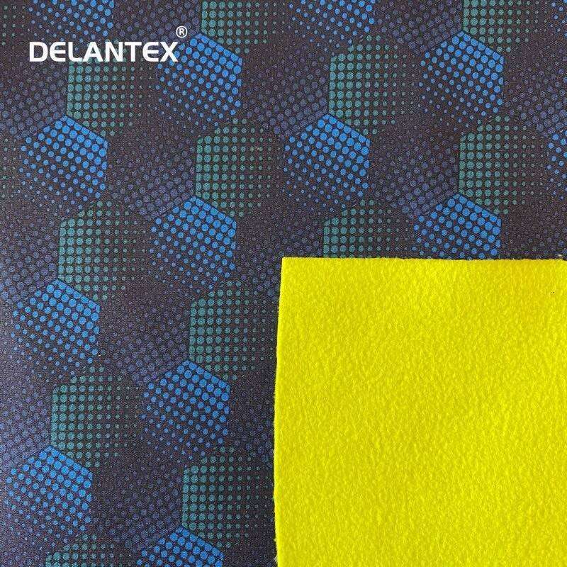 Waterproond Moisture Permeable 100d Polyester Spandex Soft Shell Fabric