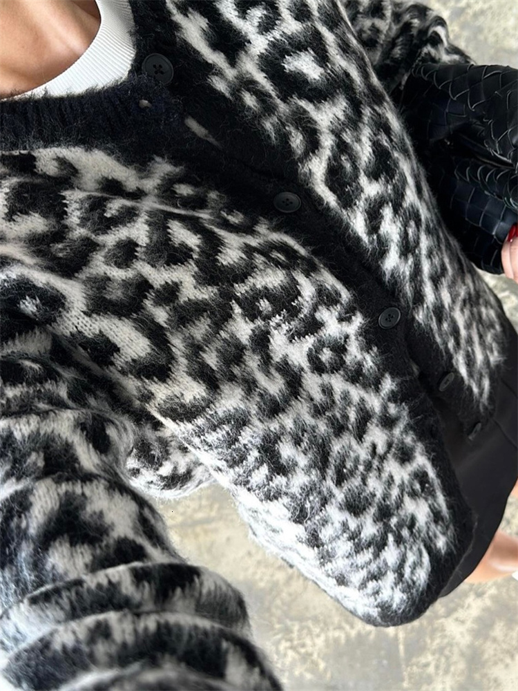 Tossy Female Leopard Sweater Fashion Printed Contrast Loose Long Sleeve Commute Cropped Coat Women's Autumn Cardigan