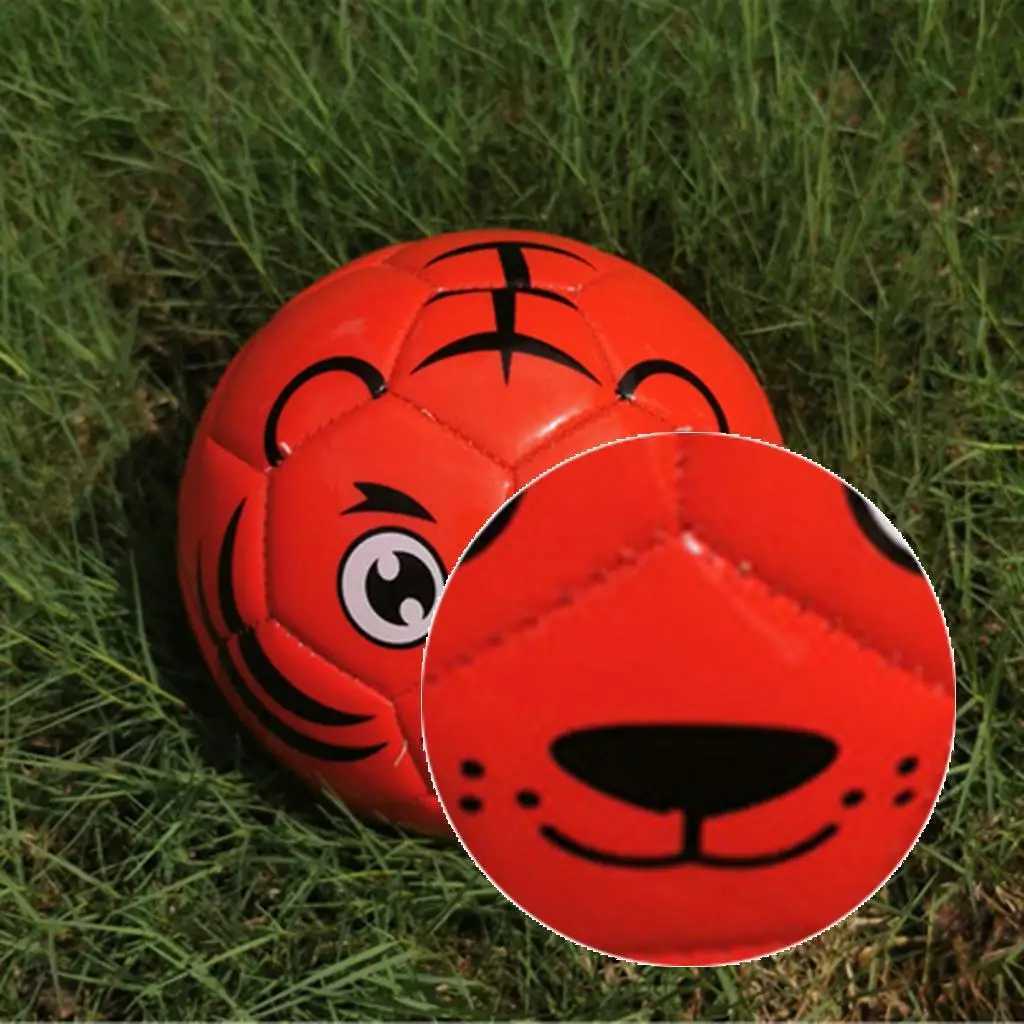 Competitive Game Ball Enjoy Funny Game Sions With Friends Teamwork Ball Game Primary school students training footballXJ241023