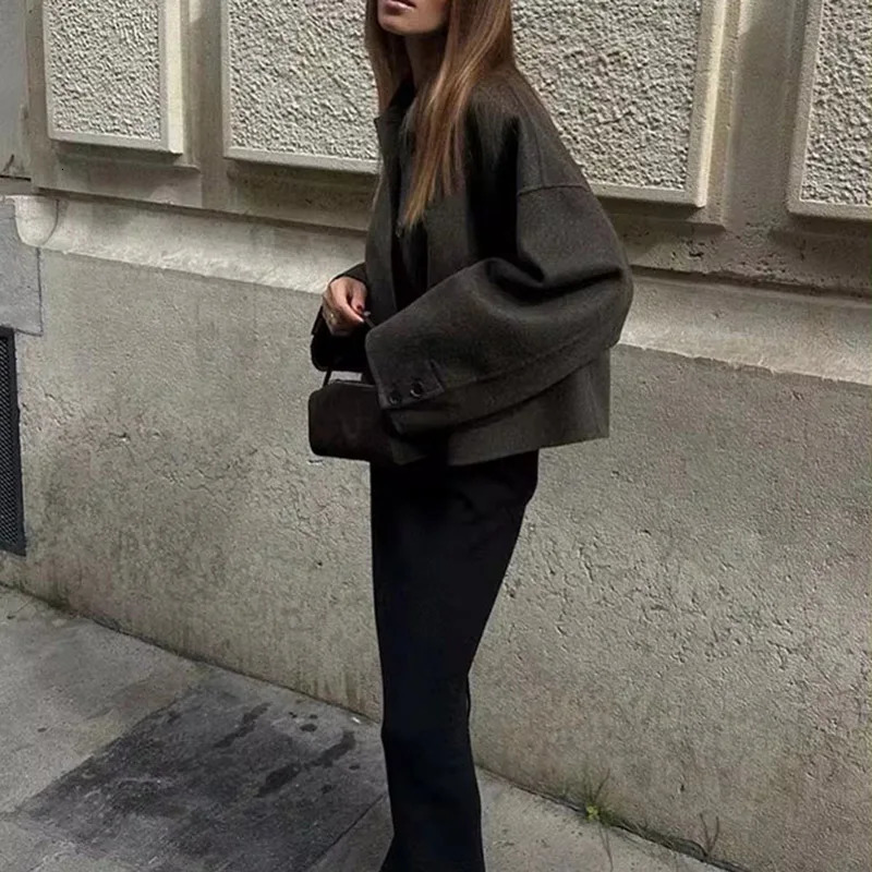 Autumn and winter womens short jacket coarse woolen jacket zipper crop half season jacket womens jacket 241023