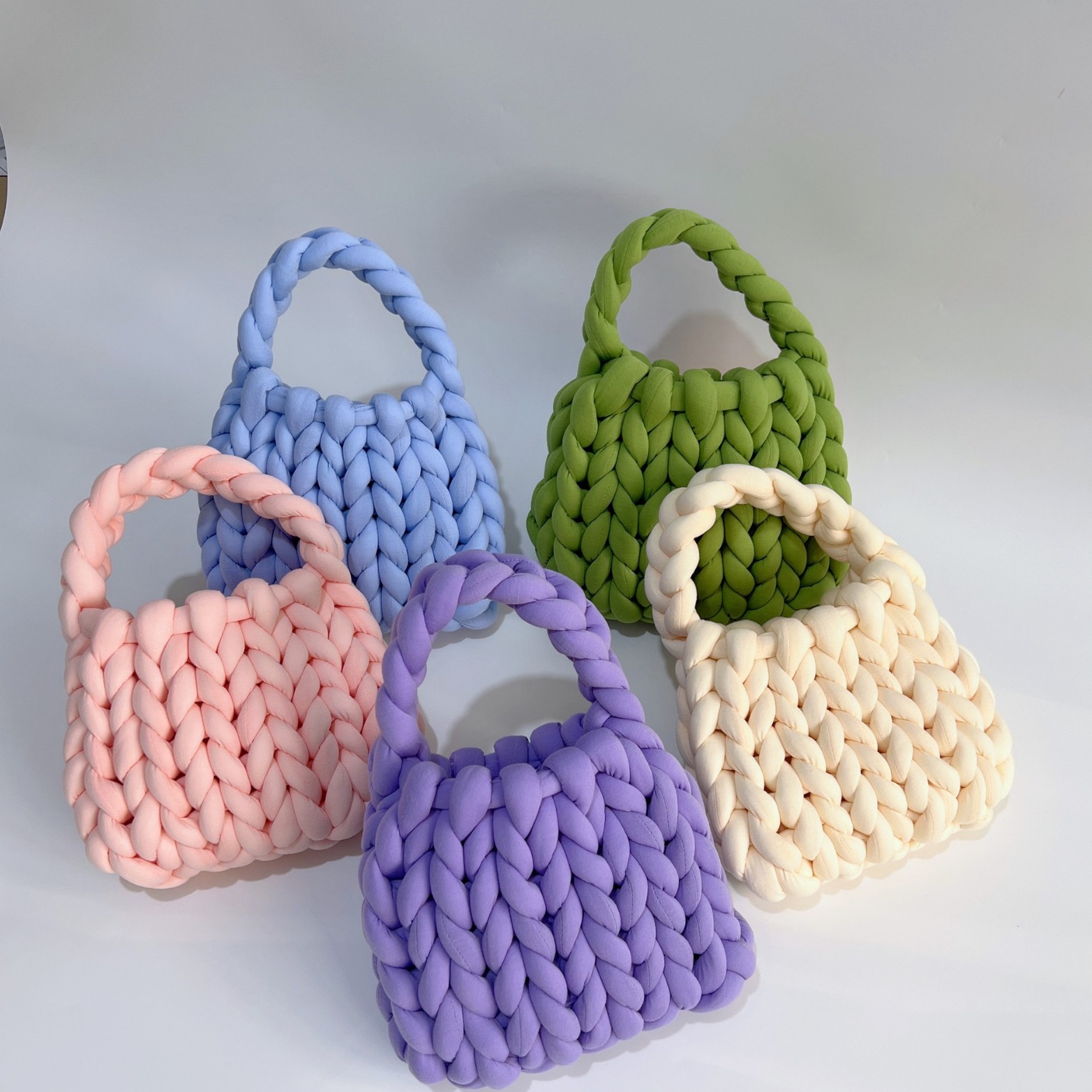 Designer Fashionable Woven Open Handbag Solid Color Casual Bag Perfect For Daily Use Shipping bag