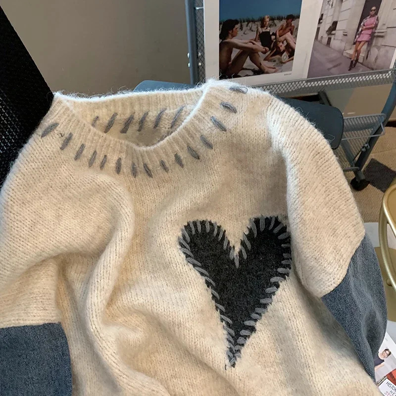 Womens long sleeved floral retro denim patch work knit sweater autumn womens O-neck heart-shaped sweater loose Harajuku sweater 241022