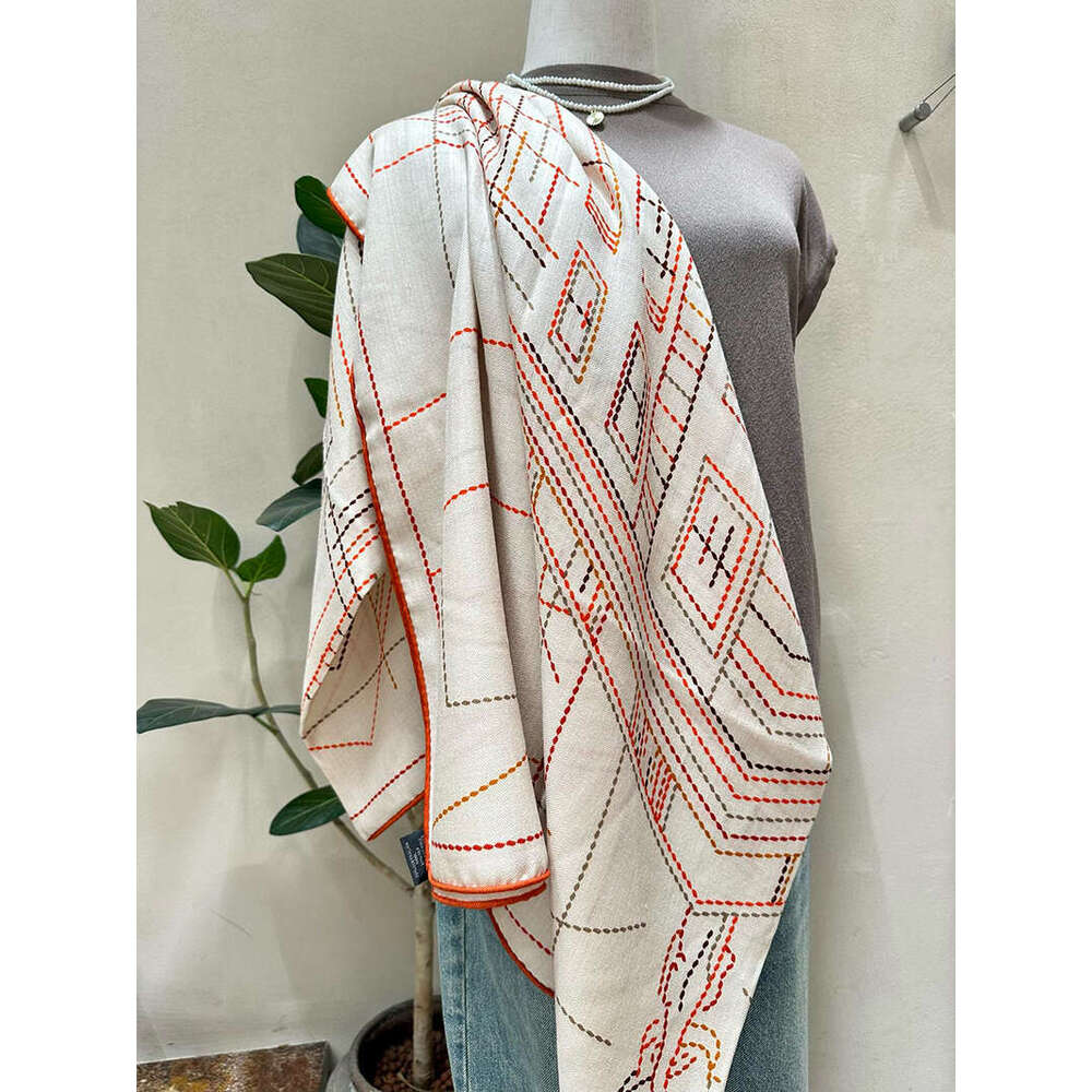 2024 Winter Quality Satin Foulard go Women's Pareos Wrap Tippet Kashmiri Designer Shawl Cashmere Ruy Scarf Beige High