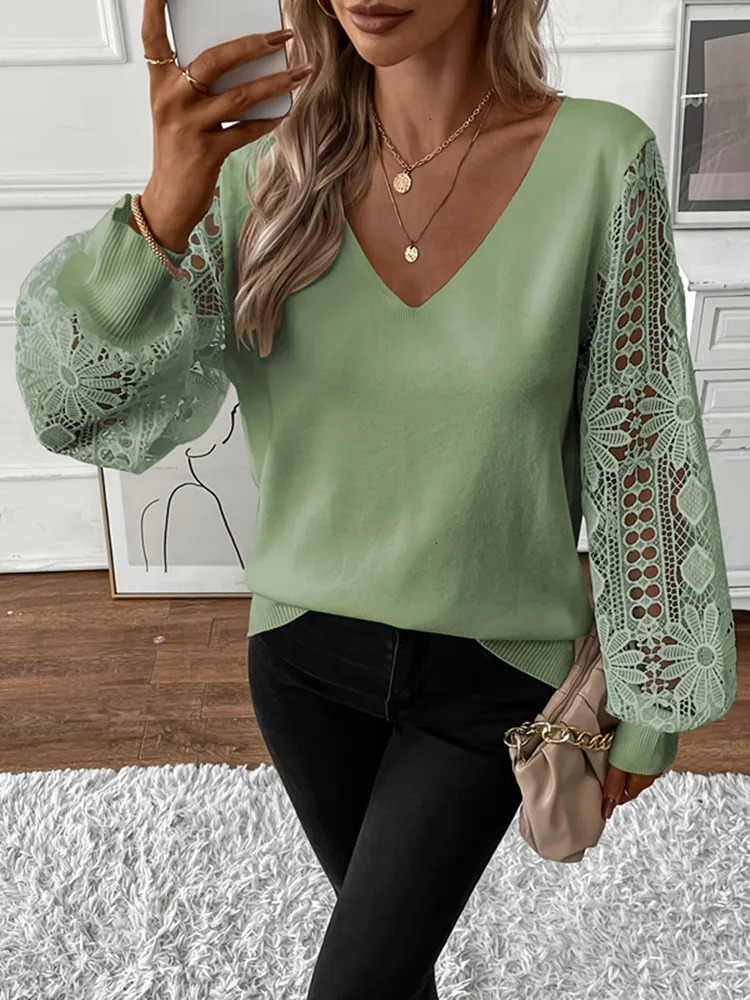 Womens V-neck short top autumn fashion clothing plush sexy slim knit sweater 241022