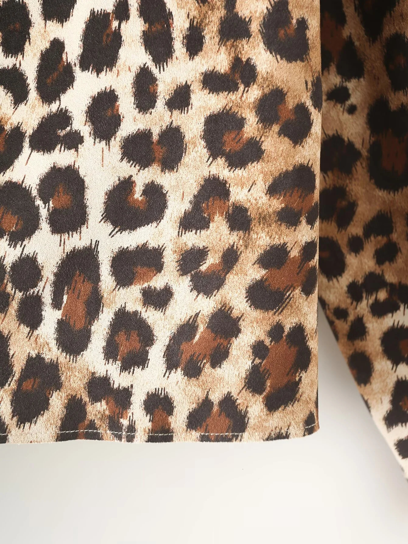European and American sexy warm leopard print lapel long sleeved suede texture effect jacket 241023