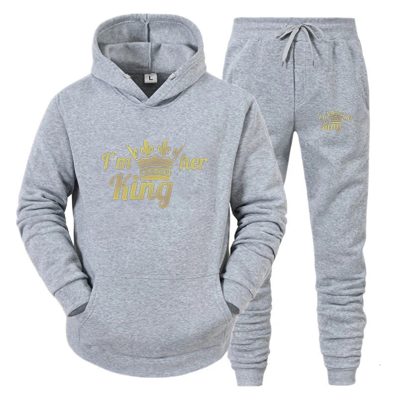Fashion long sleeved king and queen printed hoodie set for autumn and winter couples 2-piece set of hoodie and pants 241023