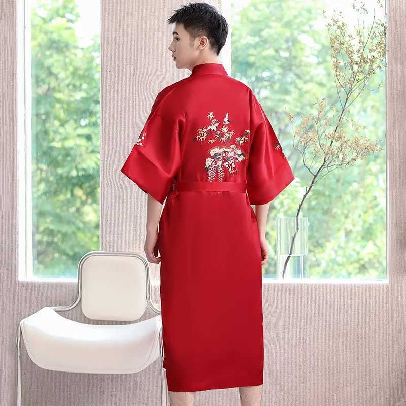 Embroidered mens kimono bathroom gown Chinese style Spwear casual pajamas loose sleepwear underwear satin silk lounge wear W241023