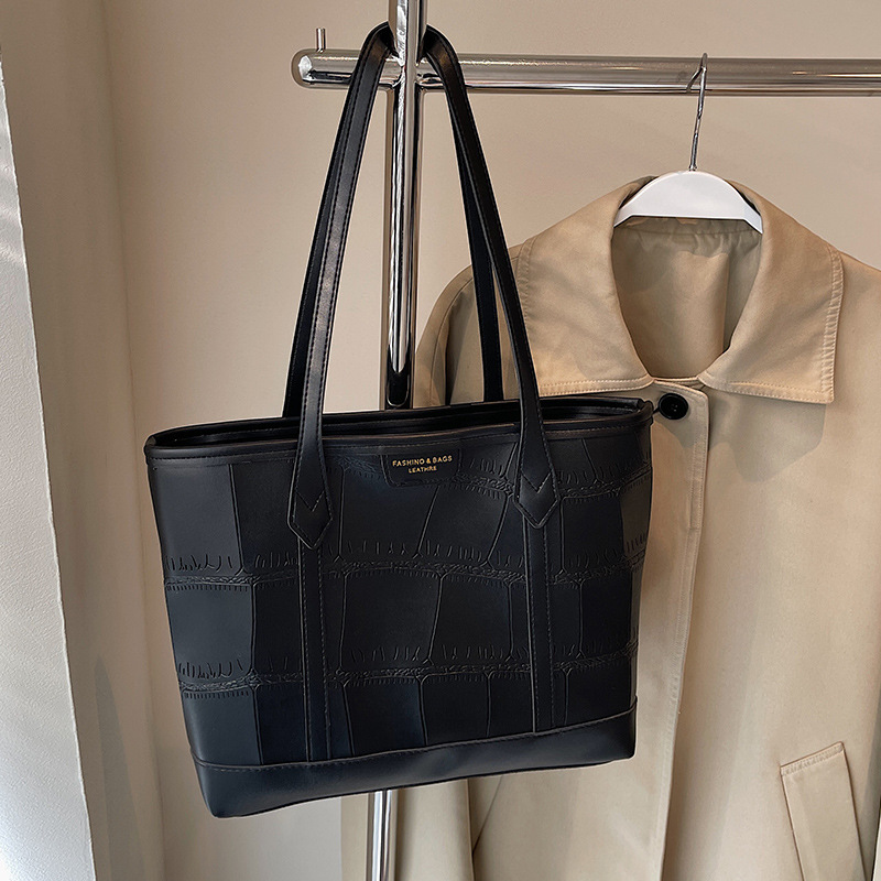 2024 bags designer women bag free shipping High end commuting armpit bag, women's large capacity tote bag, shoulder bag