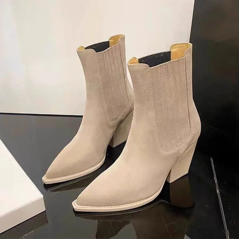 Pointed Toe French Thick Heel Matte Ankle Boots Womens Winter 2024 Womens Skating Boots Retro Western Style Boots Fashion 241020