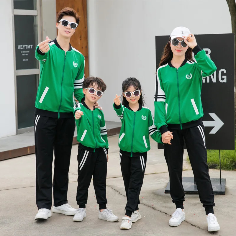 Family Matching Clothing Autumn Winter Mom Daughter Dad Son Jacket and Pants Adult Children Uniform Set Children School Sports Set 241022