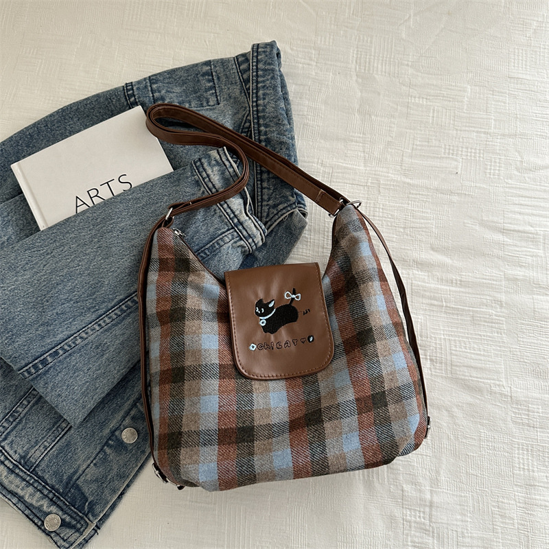 2025 Designer New tote 3 fashionable with niche design and large capacity 2024 autumn shoulder crossbody bag free shipping