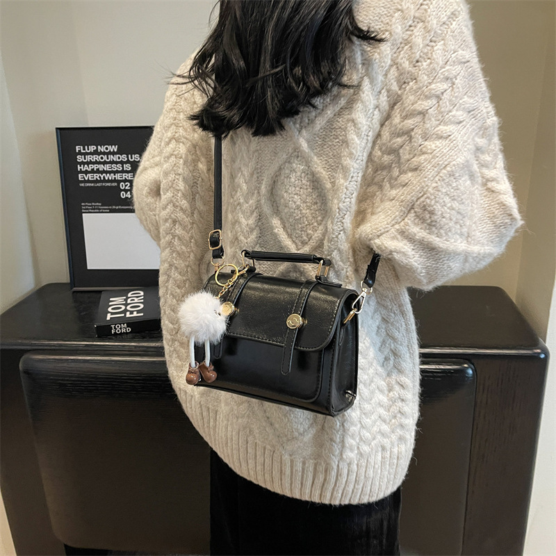 2025 Designer New 3 2024 Winter Handbag Fashion Shoulder Simple Cross Side Small Square Bag free shipping