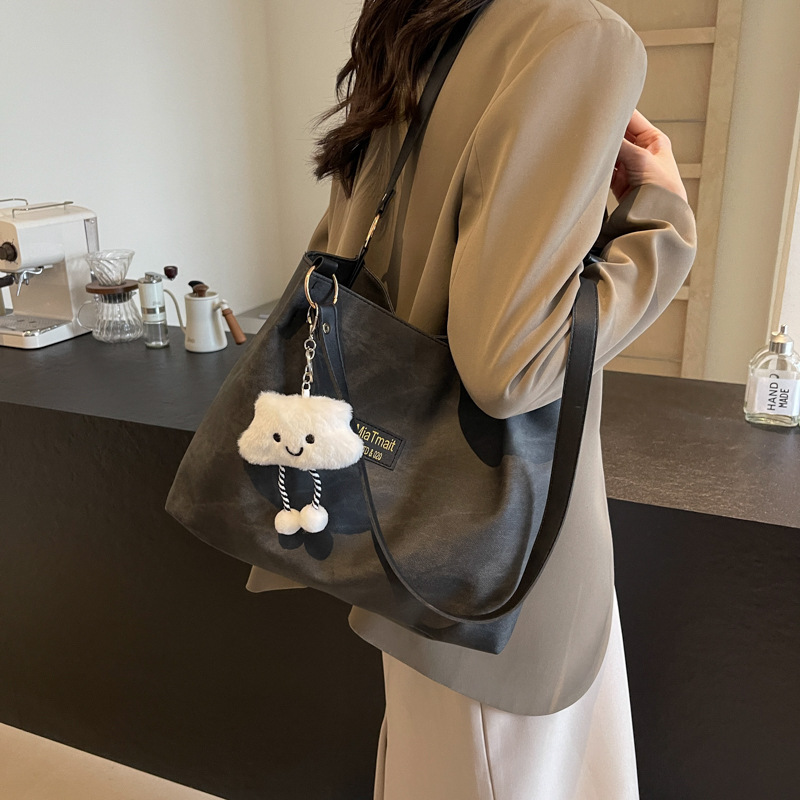 2025 Designer Simple 3 2024 New Fashionable and Beautiful Shoulder Large Capacity Commuter Tote Bag free shipping