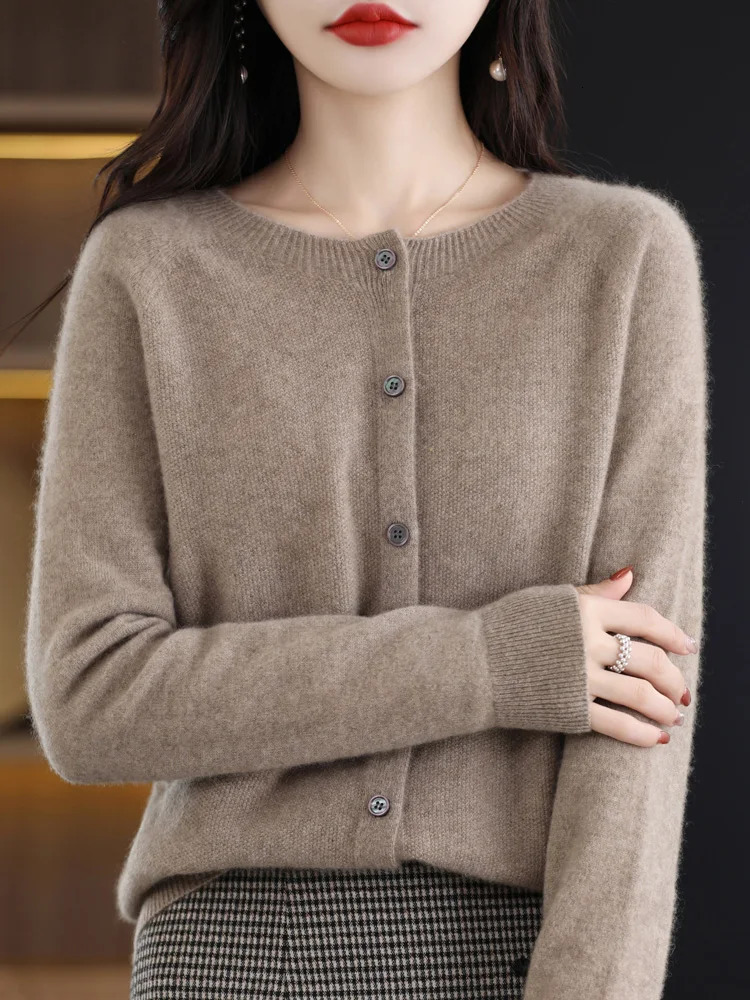 Womens cashmere sweater 100% Merino wool knitted cardigan autumn womens knitted O-neck solid color casual fashion top 241022