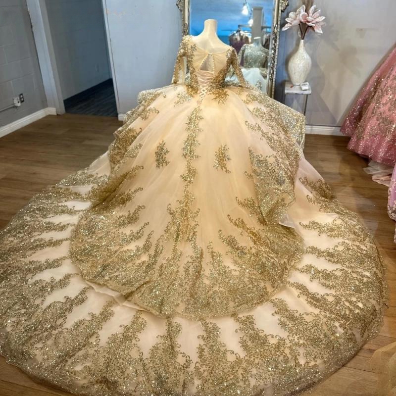 Champagne Shiny Quinceanera Dresses Ball Gown Long Sleeves Gold Lace Applique Beaded Pearls Tiered Sweet 16 Dress Vestido De 15 Anos