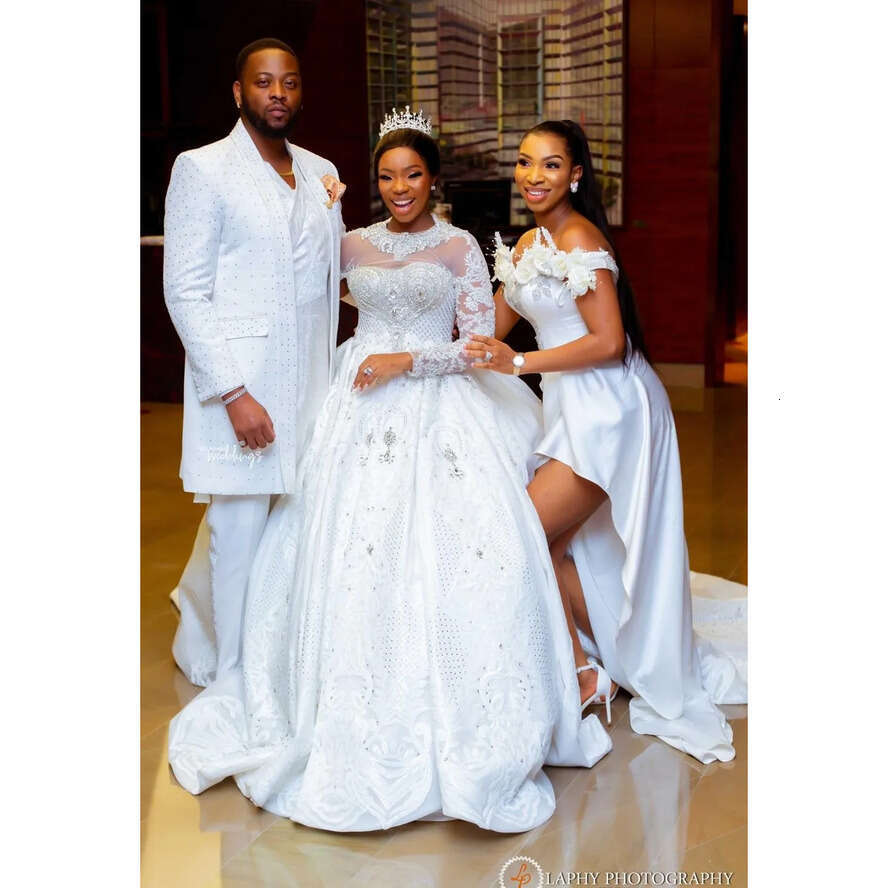 Aso Amazing Ebi Arabic Plus Size Urious Lace Sexy Beaded Crystals Long Sleeves Bridal Dresses Sheer Neck Wedding Gow Cph215