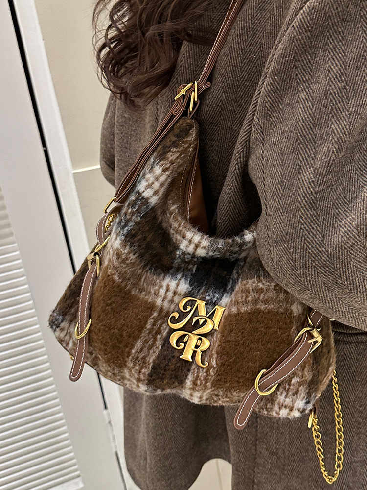 2025 Bags Designer Women Free Woolen Contrasting Plaid Bag For Women, Fashionable And Versatile, Large Capacity Backpack Luxury Designer Bag