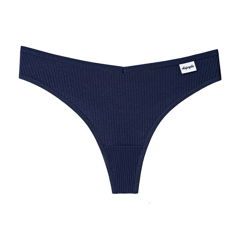2025 New designer cotton breathable trend girls underwear women s underwear invisible seamless underwear thong tight pants women