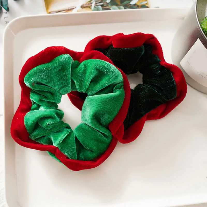 Newest Vintage Red Christmas Scrunchies for Women Classic White Velvet Fur Fashion Hair band Hair Rope Party Dress WholesaleX241021