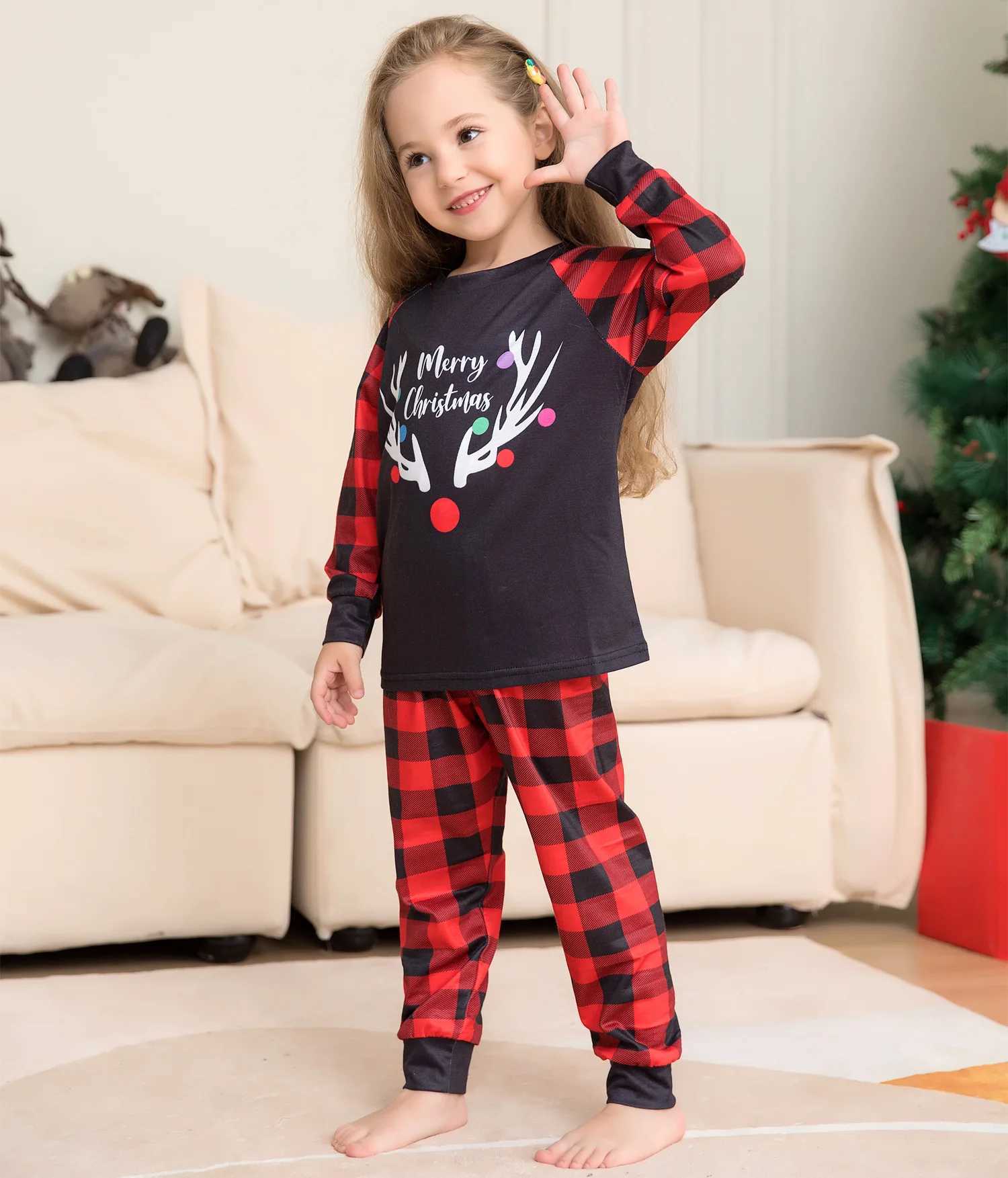 2024 Christmas home wear parent-child outfit Mom and Dad children family of four antler print plaid long-sleeved pajamas 2 setsXJ241008