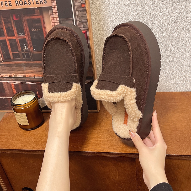 2024 New Designer, Suitable For Semi Bottom And Home Use With V-shaped Thick Anti Slip Women's Flat Slippers