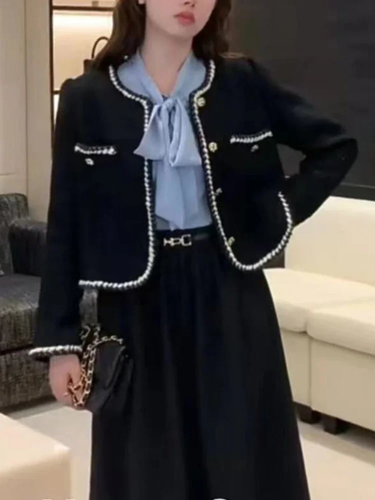 Autumn and winter fashion retro jacket for women Korean elegant single chest cut jacket coarse tweed long sleeved casual short sleeved jacket 241023