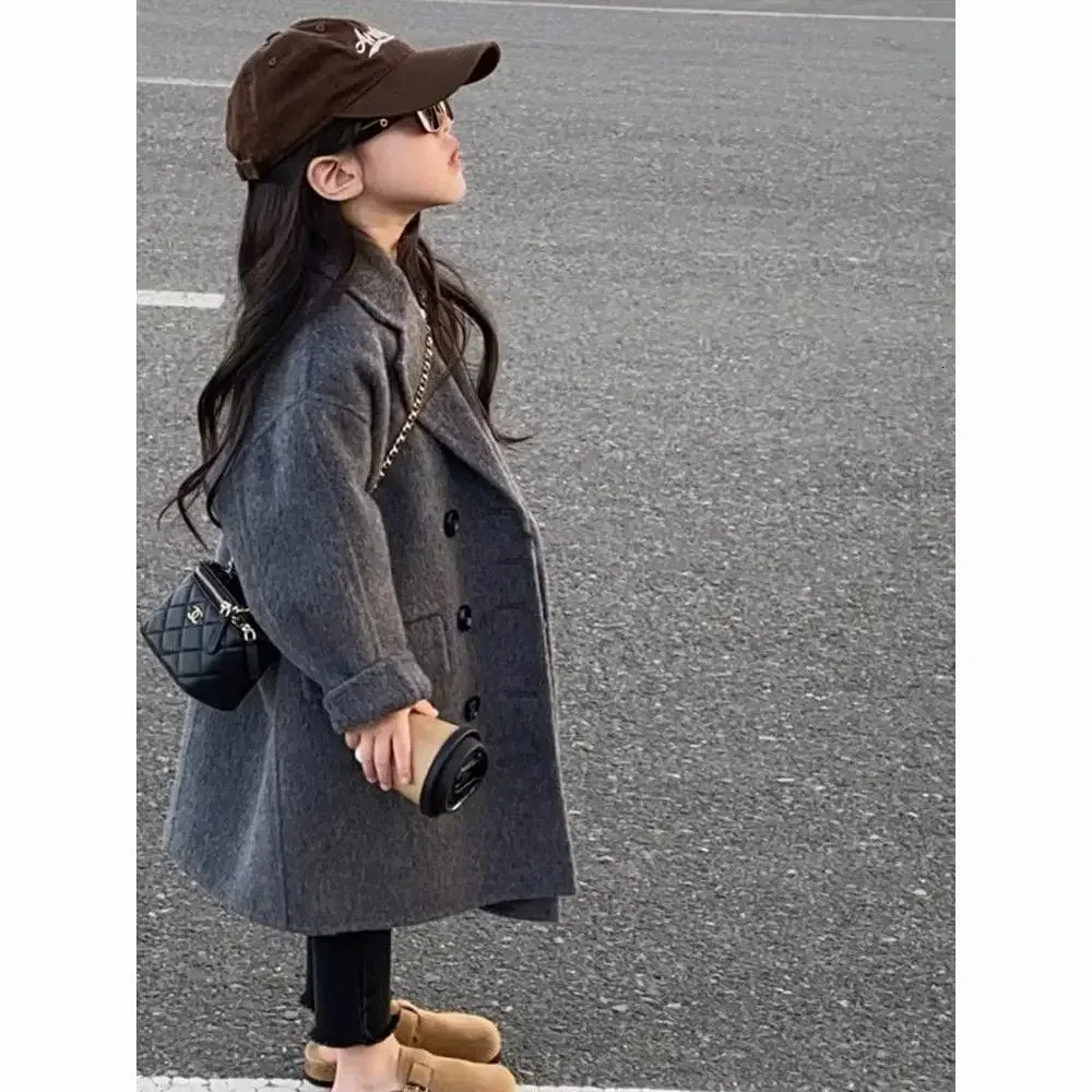 Girls coat Korean style childrens clothing autumn and winter item lapel long groove fashion thick double-sided coarse woolen coat 241022