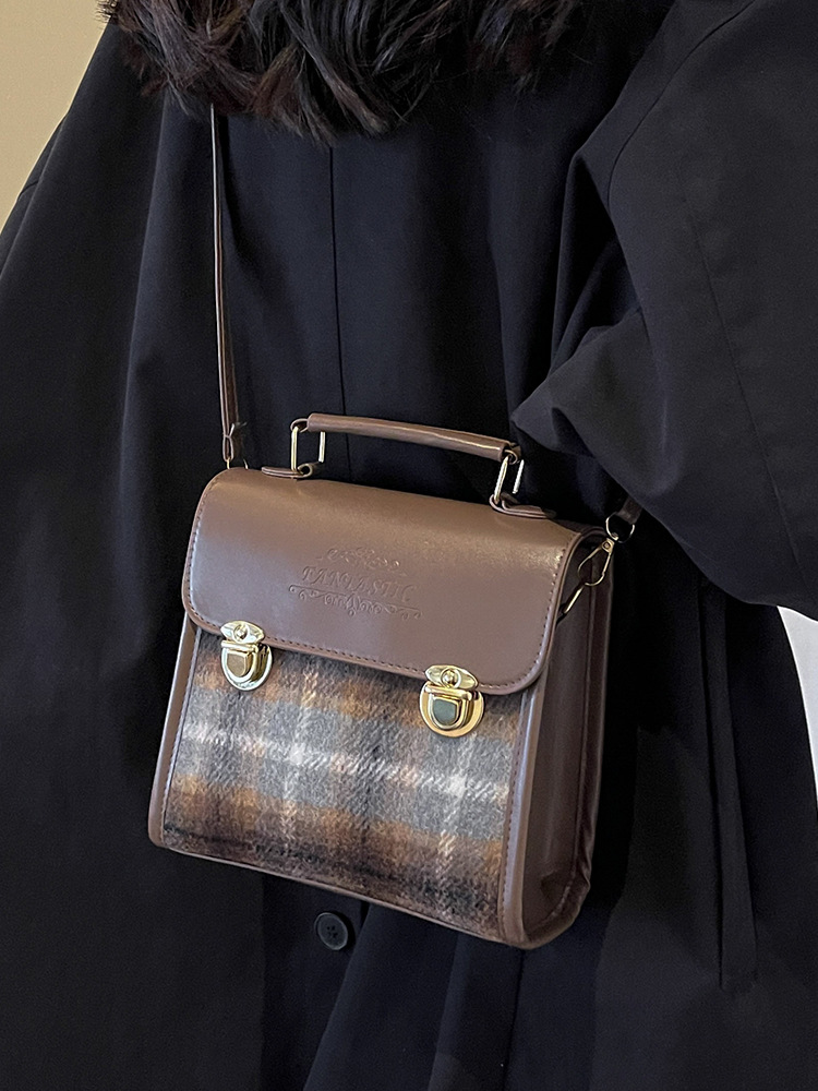 2024 bags designer women bag free NEW hot shipping Backpack women's fashionable retro handbag casual small backpack