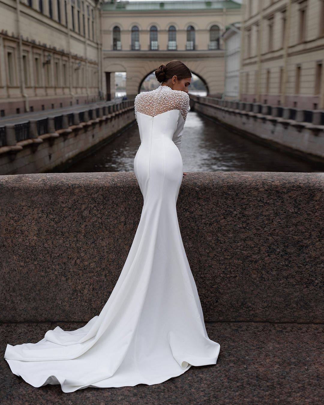 Pearls Beading Mermaid Wedding Dress High Neck Long Sleeve Satin Bride Dress Formal Custom Made Bridal Gowns